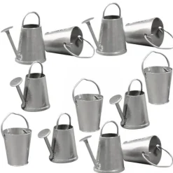 6 mini vattenkannor och 6 metallhinkar 2 cm