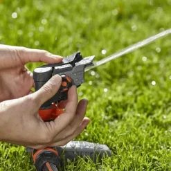 Gardena Canon sprinkler på roterande plock