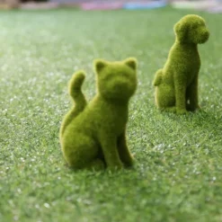 Clearance Grön sittande katt dekoration i resin med gräsimitation för utomhus trädgård och balkong Sitting kitten Trädgårdsprydnader