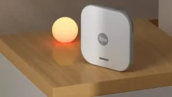 Yale Smart Alarm Starter Kit 7 artiklar - Kontrollpanel, knappsats, fjärrkontroll, 2x rörelsesensor, 2x fönster-/dörrsensor
